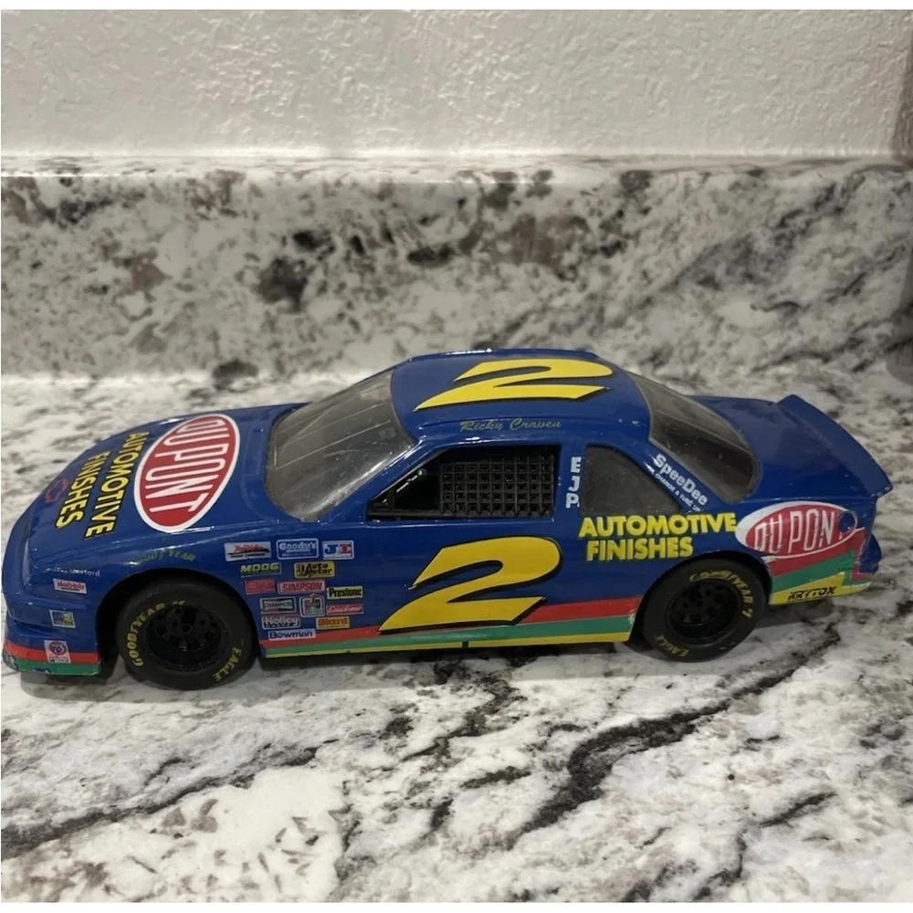 1992 Racing Champions | Ricky‎ Craven #2 Dupont 1:24 Blue Car Chevy NASCAR